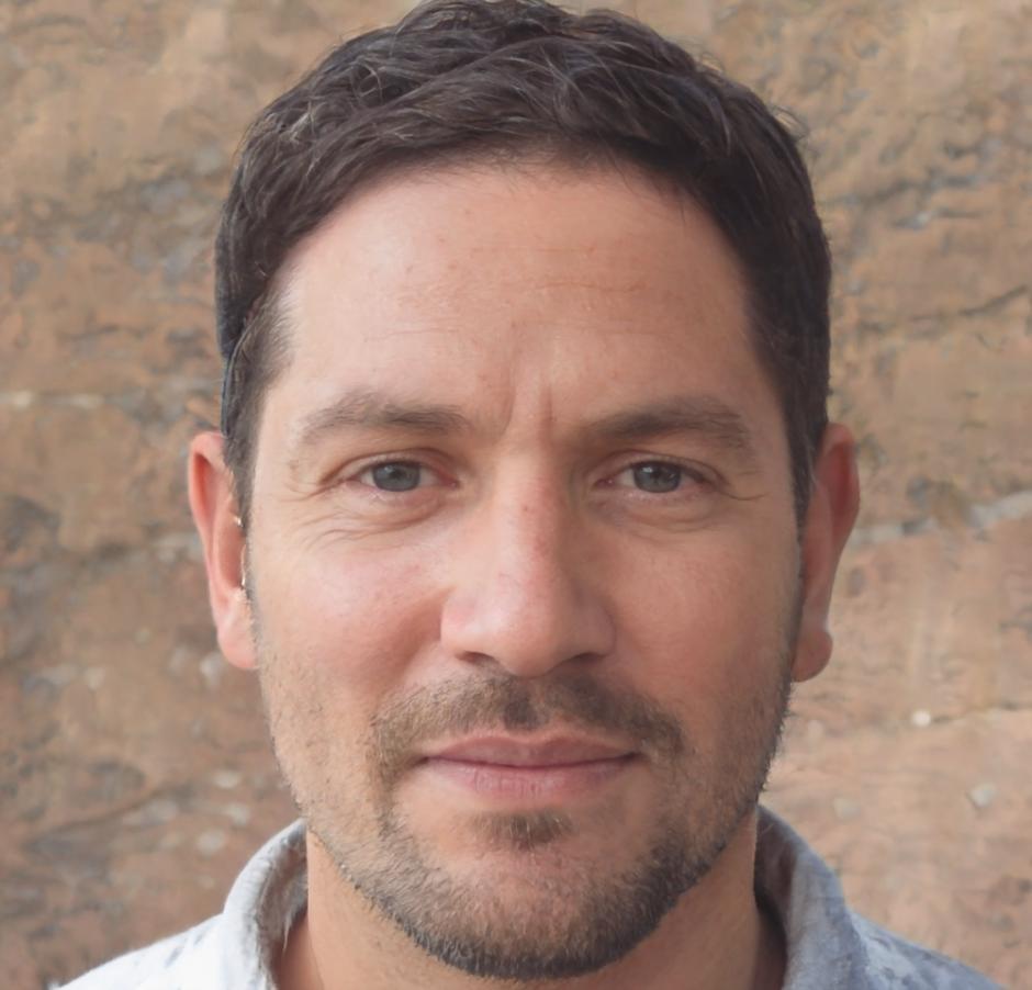 Marcus Thompson, Senior Strategy Consultant